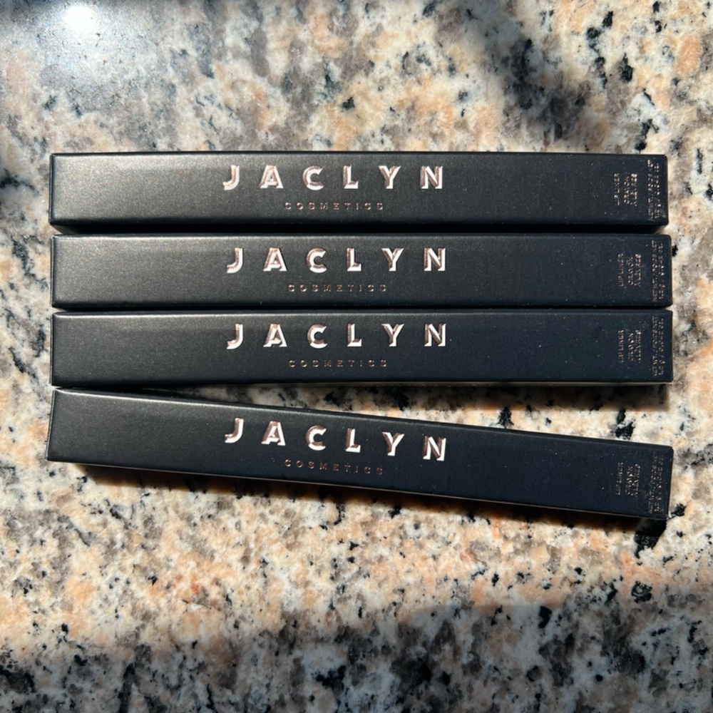 “TOASTY” Jaclyn Cosmetics Poutspoken Lip Liner - Picture 2 of 6